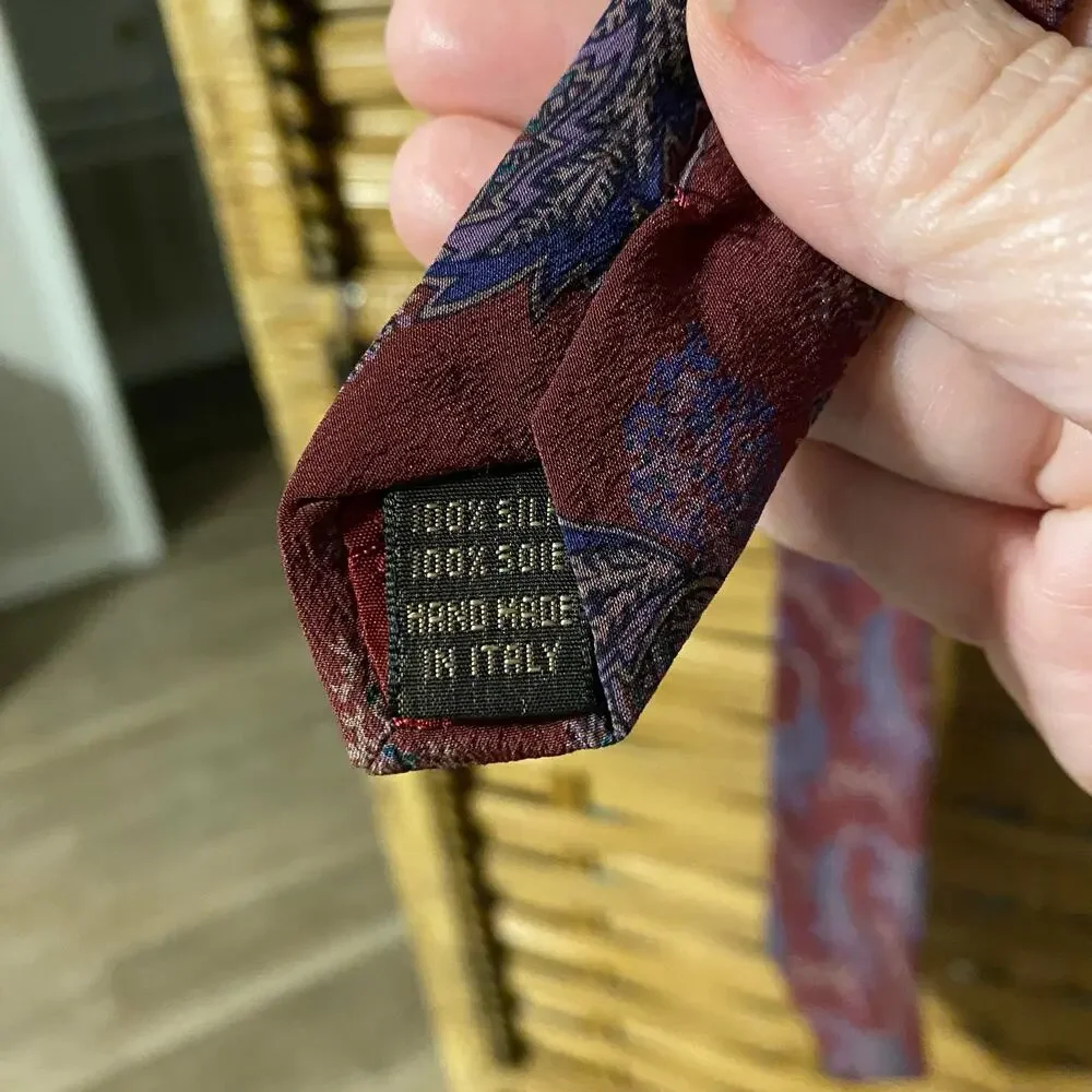 Valentino Cravatte 100% Silk Tie Paisley Handmade in Italy Vintage Designer